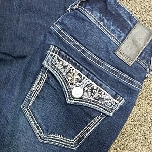 Vanity curvy jeans